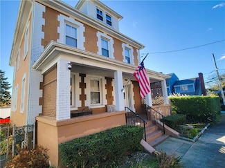 10 Braman St Unit 1, Newport, RI 02840