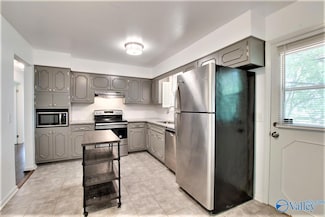 5630 Woodridge St SW, Huntsville, AL 35802
