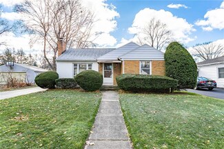 141 Barry Rd, Rochester, NY 14617