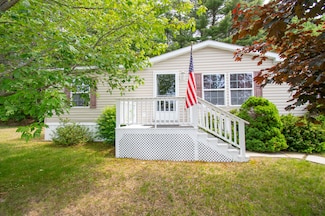 39 Town Country Dr, Lisbon, ME 04250