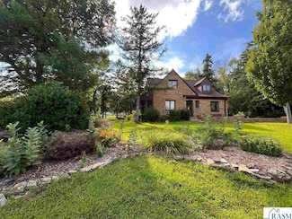 1306 N Washington Ave, St. Peter, MN 56082