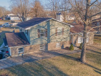 520 Meadowbrook Dr, Moberly, MO 65270