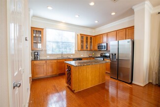 3202 Clearview Cir, Houston, TX 77025