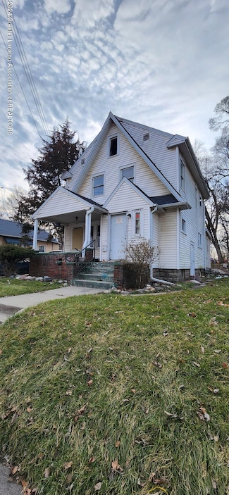 1049 N Larch St, Lansing, MI 48906