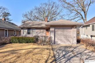 2020 N 61st St, Omaha, NE 68104