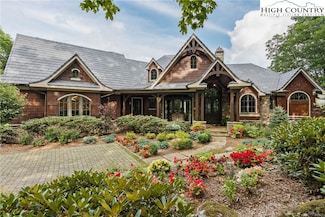 210 Ridge Dr, Linville, NC 28646