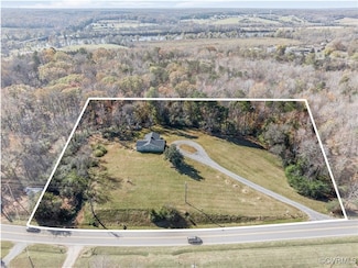 2801 River Rd W, Maidens, VA 23102
