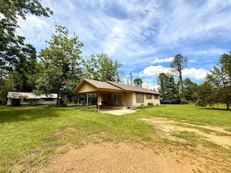 1047 Pearl Valley Rd, Wesson, MS 39191