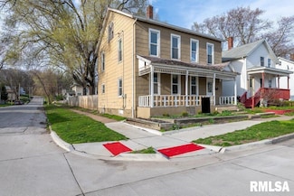 1236 W 7th St, Davenport, IA 52802