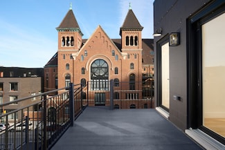 1402 W Chestnut St Unit 1, Chicago, IL 60642