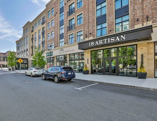 18 Artisan Dr Unit 208, Salem, NH 03079
