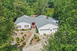 1318 Cooke St, Tappahannock, VA 22560