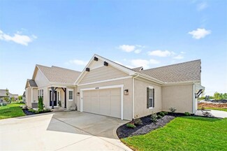 8259 Aurora St, Lenexa, KS 66220