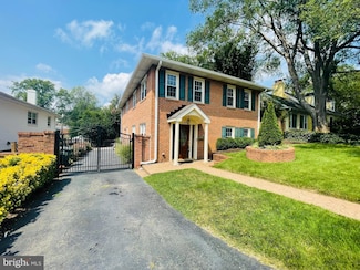 2412 N Ottawa St, Arlington, VA 22205