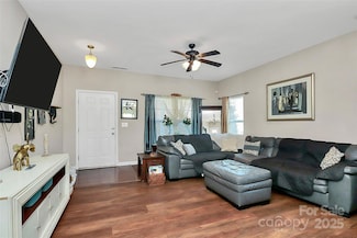 4175 Broadstairs Dr, Concord, NC 28025