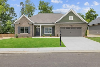 370 Winchester Dr, Fort Oglethorpe, GA 30741