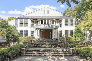 1373-4 Monument St, Concord, MA 01742