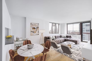 260 W 52nd St Unit 26-B, New York, NY 10019