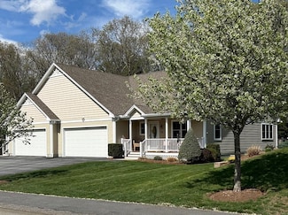 74 Virginia Dr Unit 74, Rochdale, MA 01542