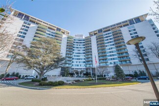 1 Claridge Dr Unit 114, Verona, NJ 07044