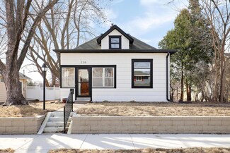226 7th Ave N, Hopkins, MN 55343