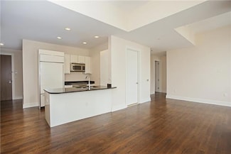 250 E 49th St Unit 23AB, New York, NY 10017
