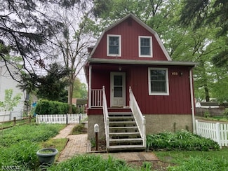 169 Misty Ln, Middlesex, NJ 08846