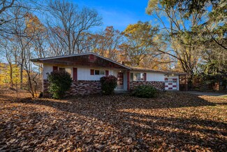 2960 Spring Valley Ct, Sodus, MI 49126