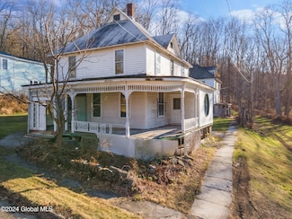 116 Union St, Sharon Springs, NY 13459