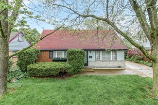 8901 Olympic Dr, Bridgeview, IL 60455