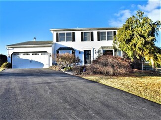 112 Fernwood Dr, Easton, PA 18040