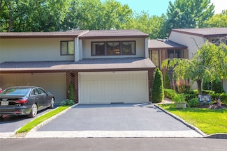 11 Pondview Dr Unit 11, Syosset, NY 11791