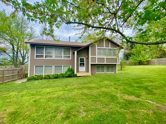7002 Kenny Dr, Fulton, MO 65251