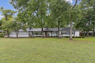9403 Vinewood Dr, Dallas, TX 75228