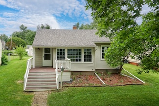 103 S Portland Place, Clinton, IL 61727
