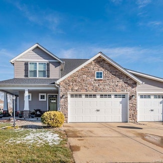 3151 Birmingham Dr, Glen Carbon, IL 62034