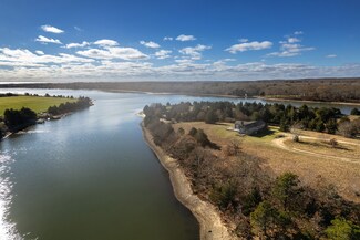 144 Pond View Farm Rd, Vineyard Haven, MA 02568