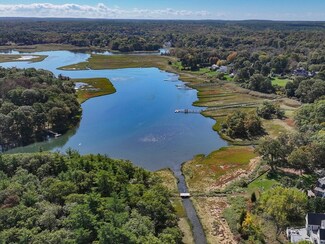 98 Black Horse Ln, Cohasset, MA 02025