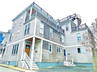 4 Goodwin St Unit 1, Newport, RI 02840