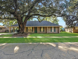 2982 Seracedar Dr, Baton Rouge, LA 70816