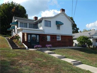 23 Oak St, Fredericktown, PA 15333