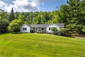 12 Slaytonbush Ln, Utica, NY 13501