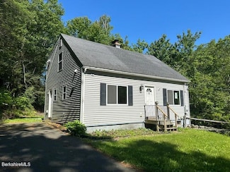 9 Woronoco Rd, Blandford, MA 01008