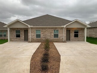 2321 N Hickory St, Sherman, TX 75092