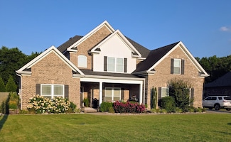 8009 Shelly Plum Dr, Murfreesboro, TN 37128