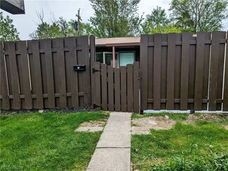 45 Greenfield Ct, Berea, OH 44017