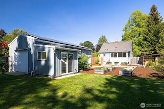 2921 Ellis St, Bellingham, WA 98225