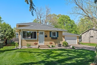 1895 Webber St, Saint Paul, MN 55110