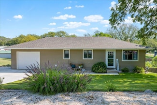 19125 Hawthorne Ave, Council Bluffs, IA 51503