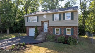 14 Cordell Rd, Schenectady, NY 12304